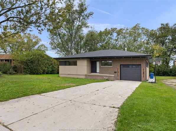 4015 Roseland Dr E, Windsor, ON N9G 1Y5
