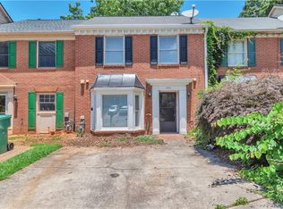 440 Forestgate Ct, Sandy Springs, GA 30350