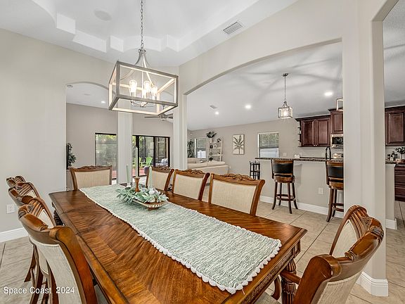 5th image of 1520 Bourke Ln