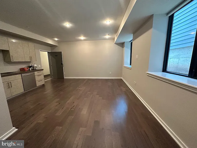 938 New Market St #103 — Photo 4