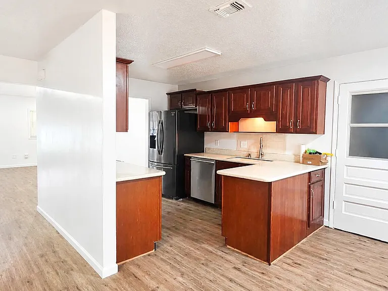 4727 Southern Pacific Dr — Photo 6