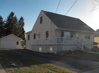 4019 Ellis St, Manitowoc, WI 54220