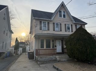 402 Delaware Ave, Riverside, NJ 08075