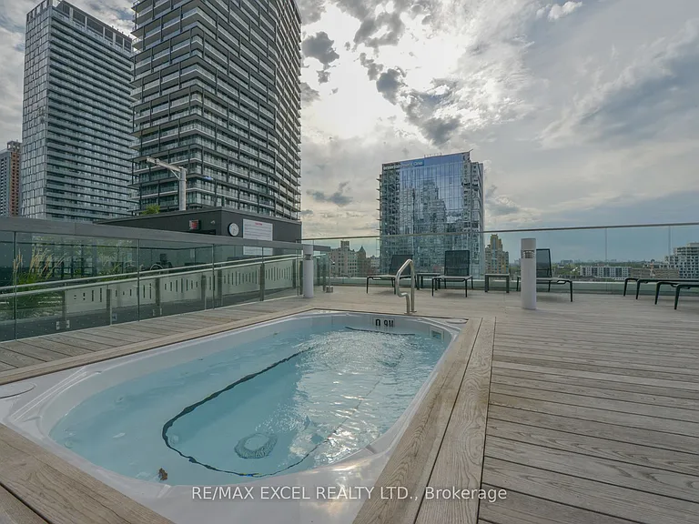 318 Richmond St W #2502 — Photo 19