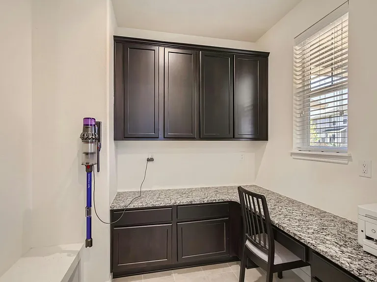 14832 Munich Ave — Photo 10