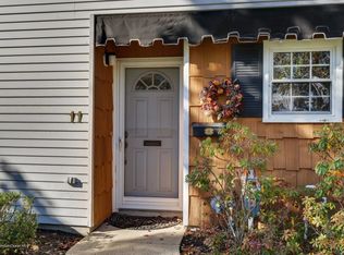 11 Linden Dr, Spring Lake, NJ 07762