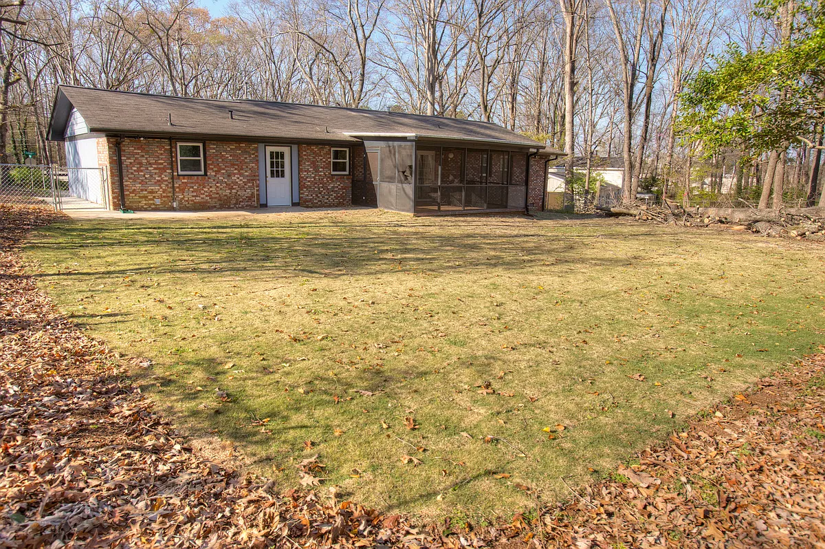Building Photo - 141 College Cir