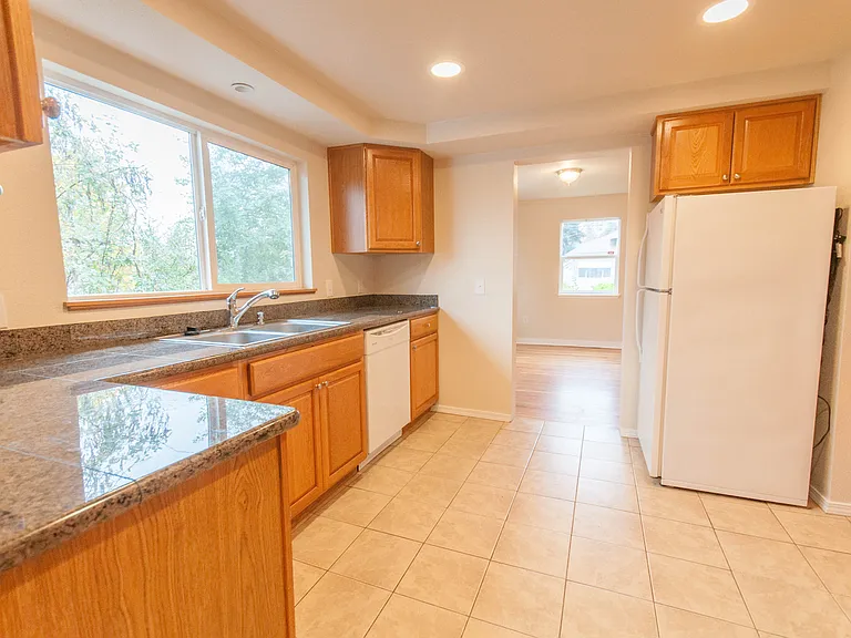 5121 S Garden St — Photo 3
