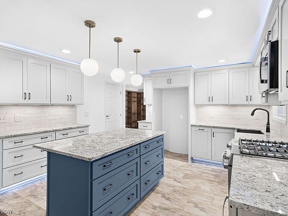 2nd image of 5899 Bradford Way
