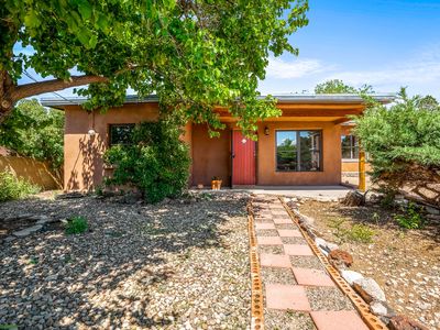 725 Camino Santa Ana, Santa Fe, NM, 87505