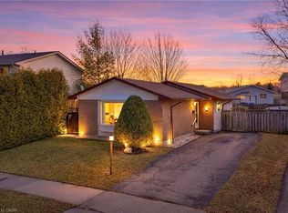 148 Gordon Drummond Ave, Hamilton, ON L8J 1G3