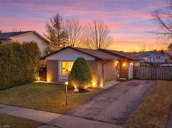 148 Gordon Drummond Ave, Hamilton, ON L8J 1G3