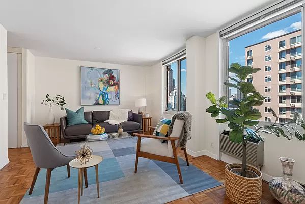 1st image of 555 Main St APT 1401