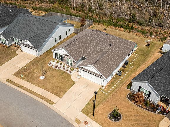 5th image of 161 Dublin Loop