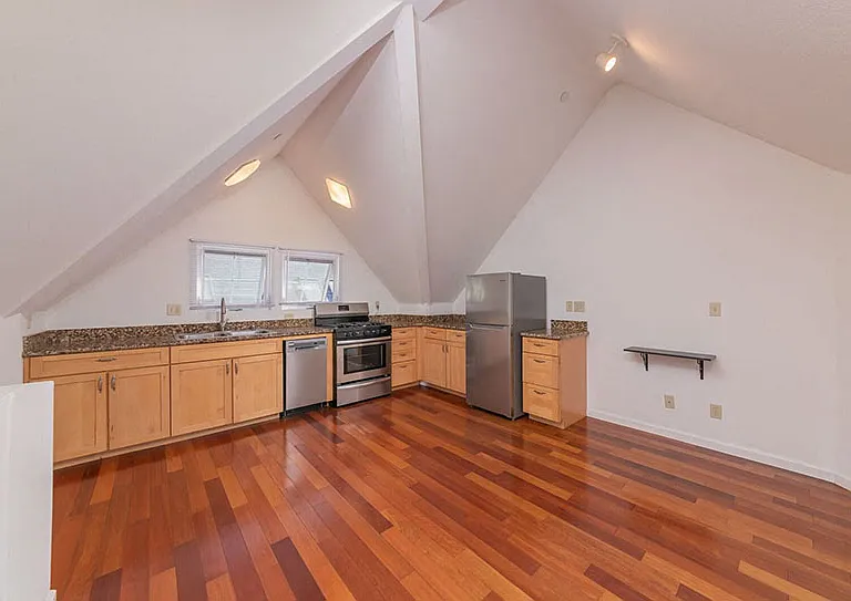 THE CLAY STREET RESIDENCES — Photo 12