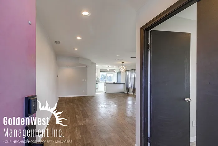 3 bed, 2.0 bath, 1355 sqft, $3,695 — Photo 4