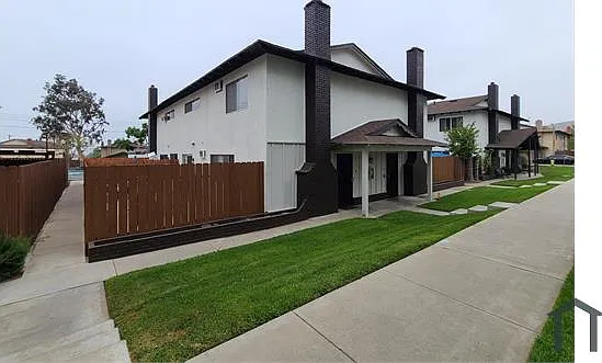 2989 Canyon Crest Dr #A — Photo 1