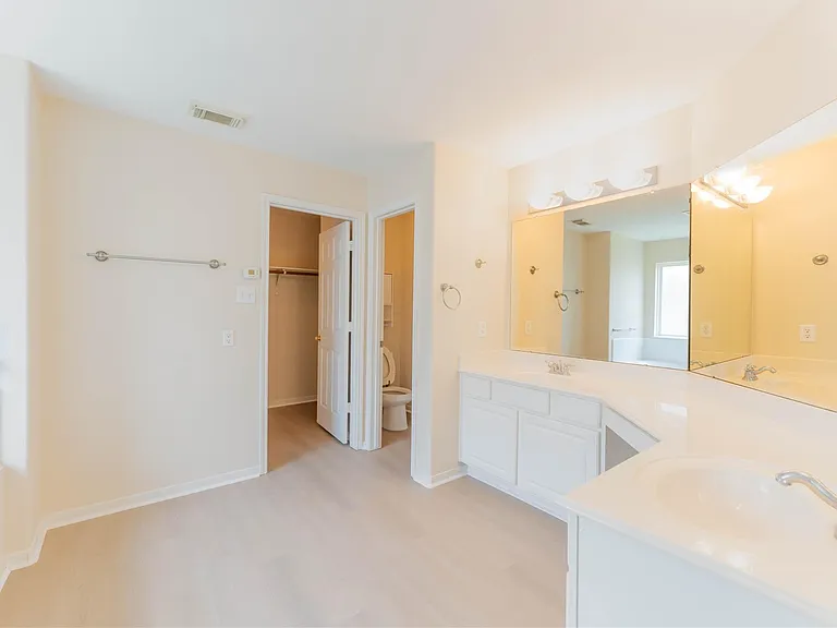 15334 Redbud Dale Ct — Photo 9