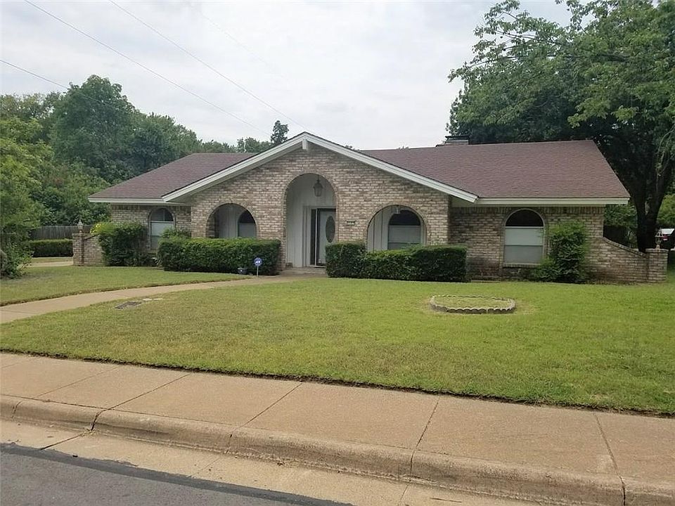 1st image of 1125 Greenbriar Dr