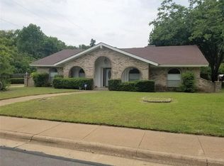 1125 Greenbriar Dr, Desoto, TX 75115