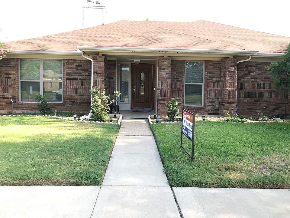 1st image of 634 Plumlee Pl