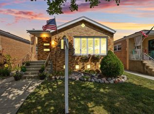 6045 S Narragansett Ave, Chicago, IL 60638
