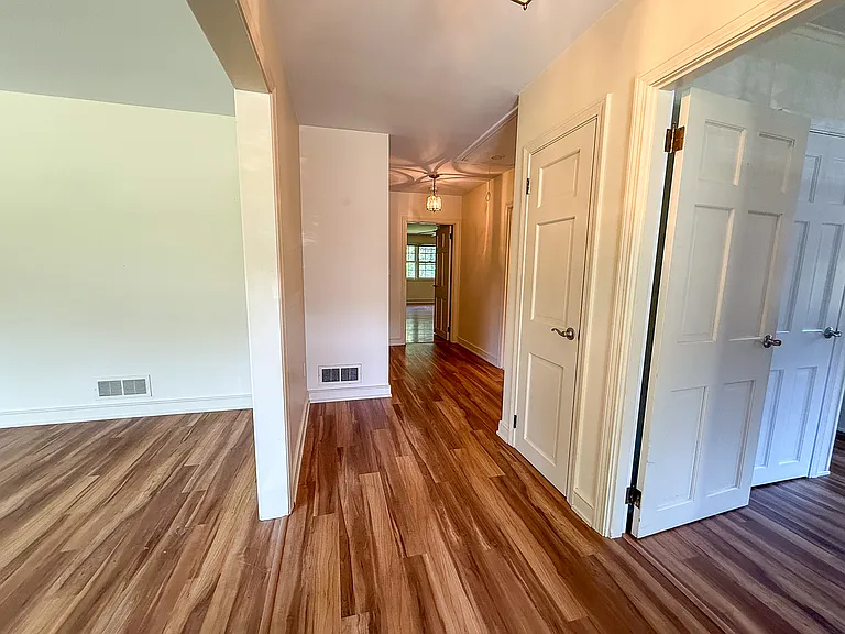 380 Gibbs Ave — Photo 16