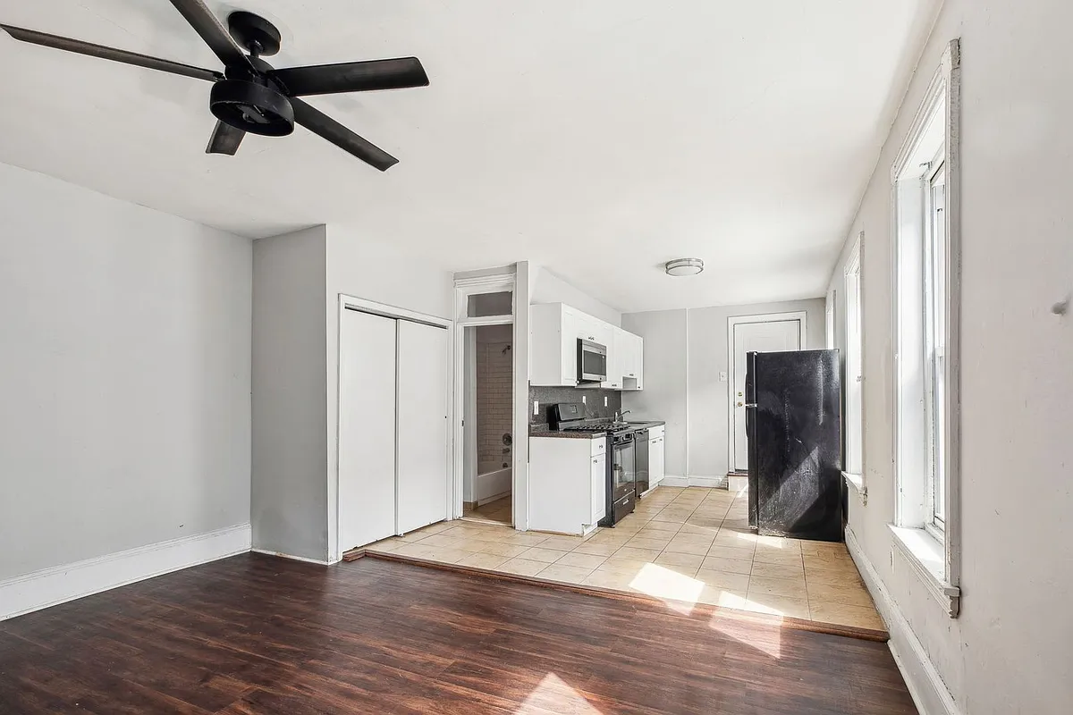 Building Photo - 4163 Ridge Ave #2