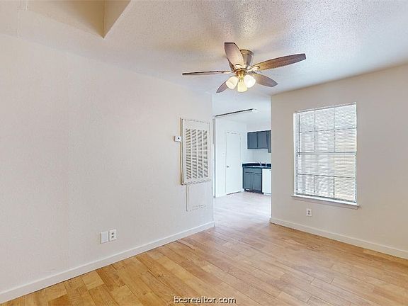 3rd image of 725 Peppertree Dr #13
