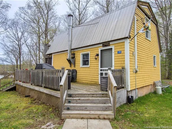 19 Popal Grove Ln, Waterborough, NB E4C 2M7