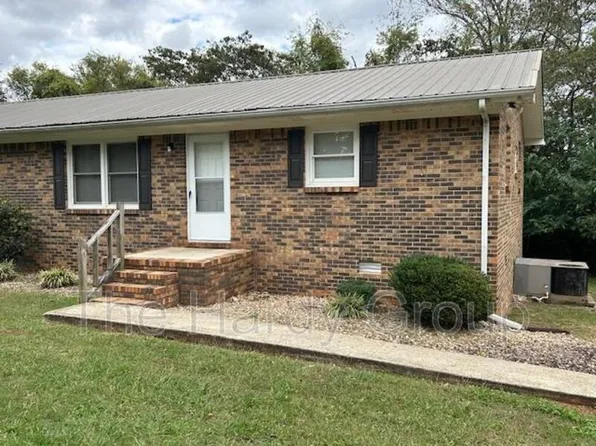 111 7th Ave S, Decherd, TN 37324