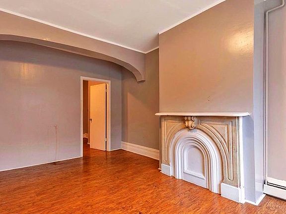 5th image of 320 Pacific Ave
