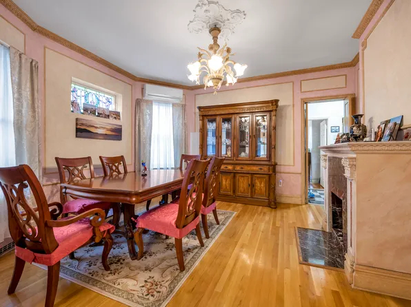 1414 Avenue H image 4 of 25