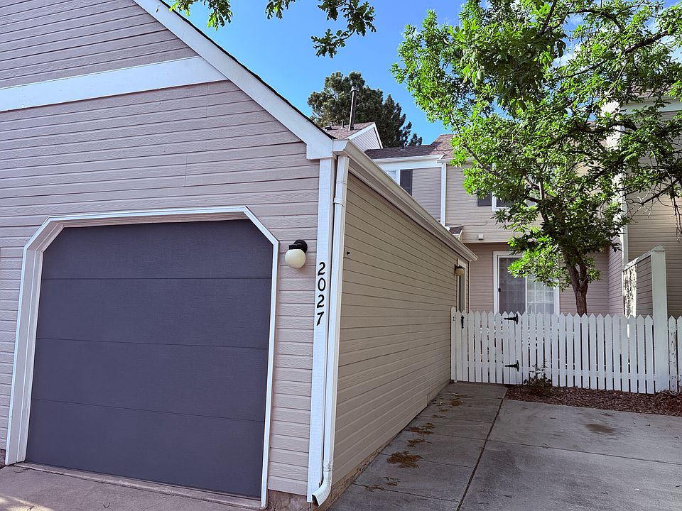 1st image of 2027 Sunridge Cir