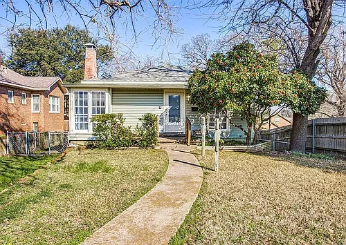 1113 W Walker St Photo 1