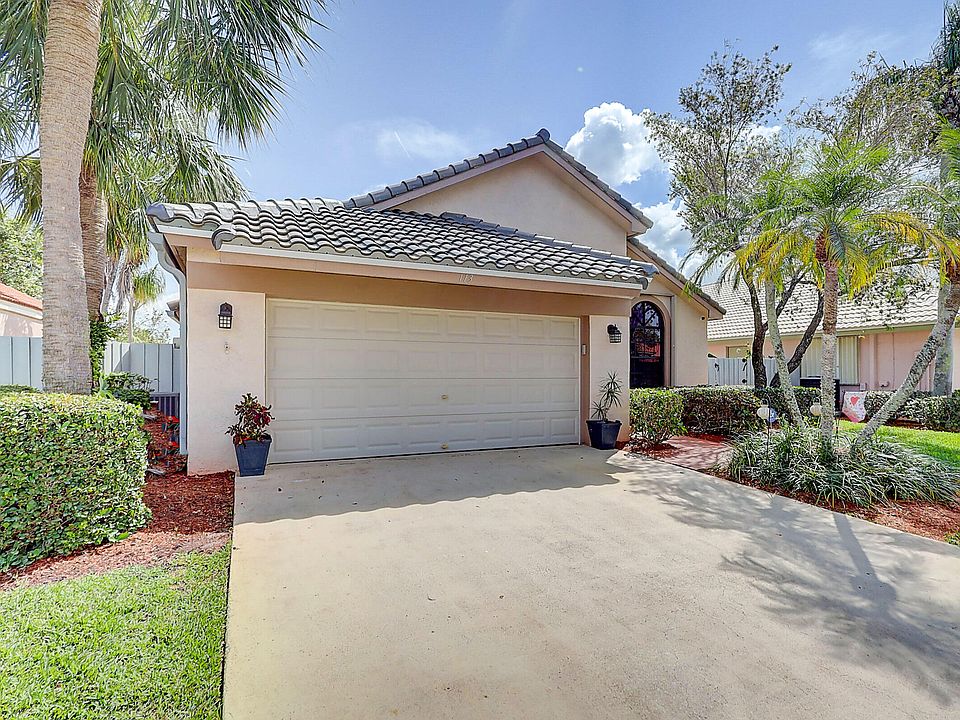1st image of 113 Executive Cir
