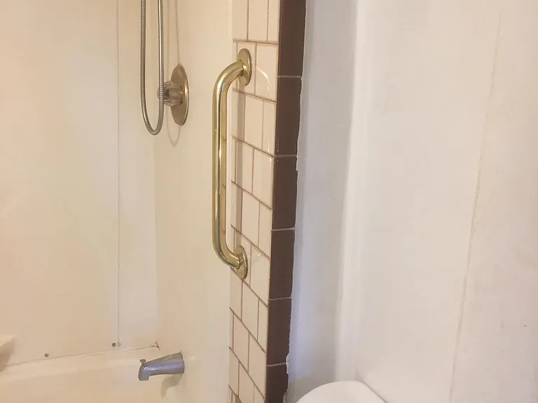 2 Everett Pl #1 — Photo 9
