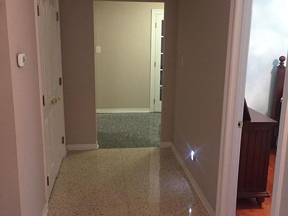 4th image of 4901 Chrysler St