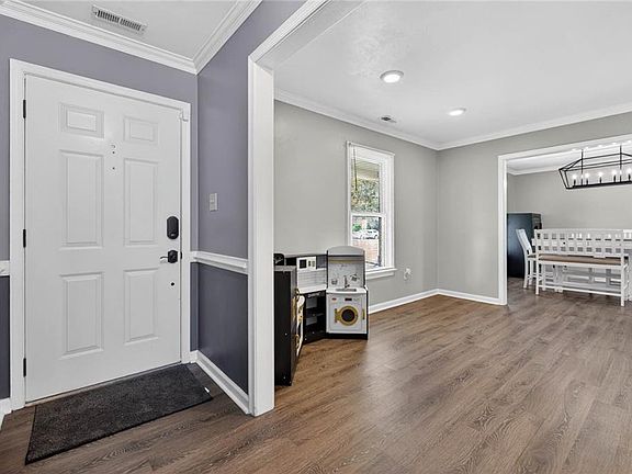 3rd image of 301 Fernwood Farms Rd