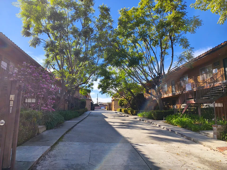 Orange Twin Apartments