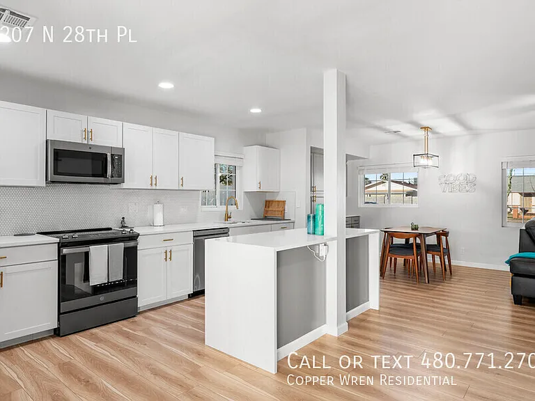 2207 N 28th Pl — Photo 11