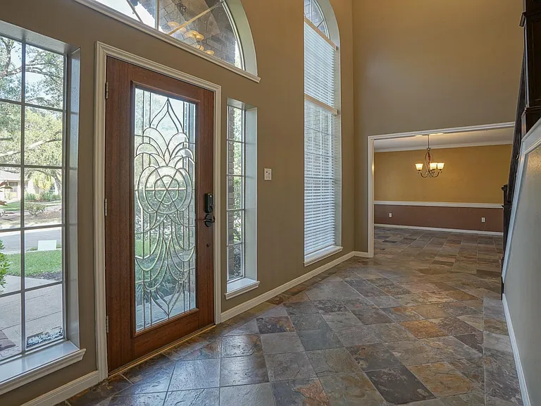 2108 Lakeway Dr — Photo 13