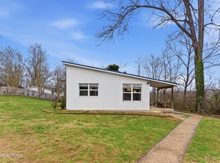 131 Princeton Ave, Oak Ridge, TN 37830