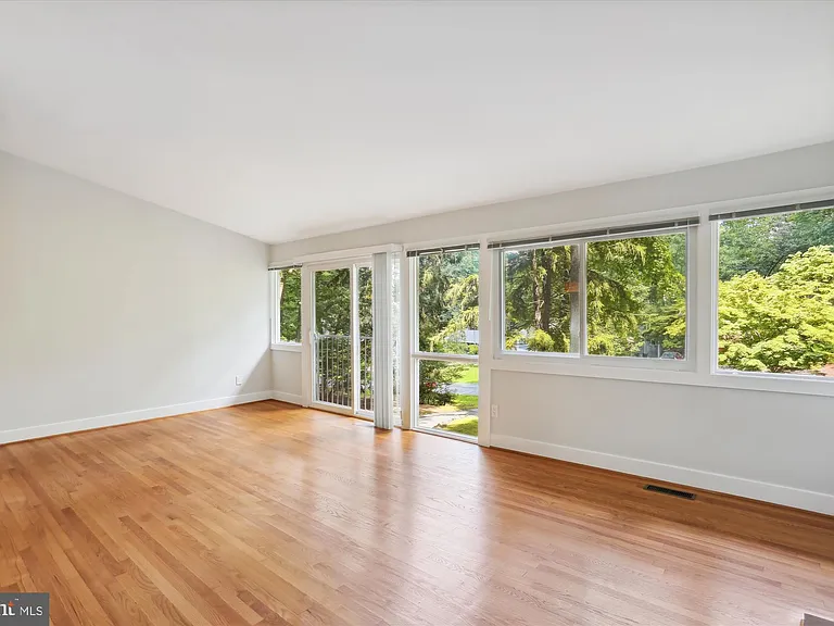 8206 Stone Trail Dr — Photo 22