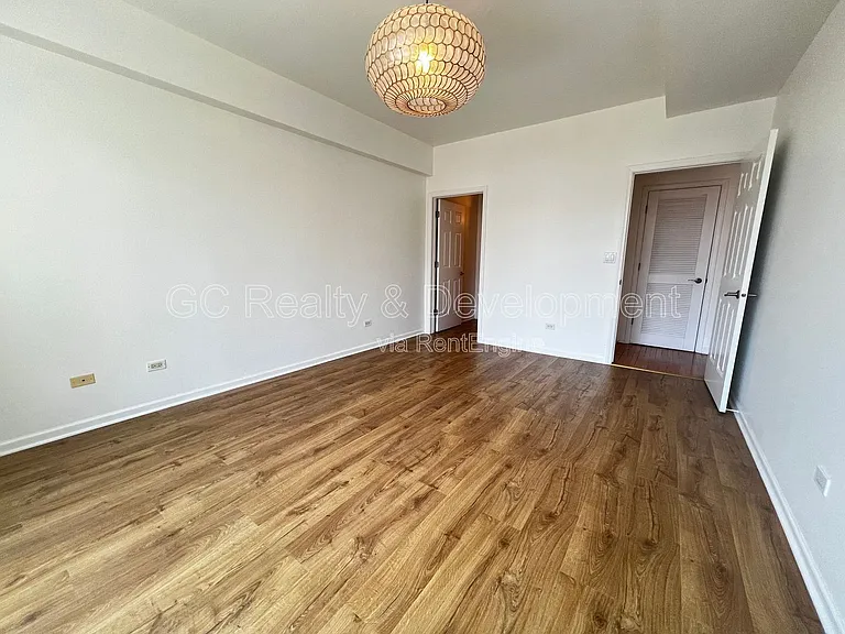 657 W Fulton St #402 — Photo 17