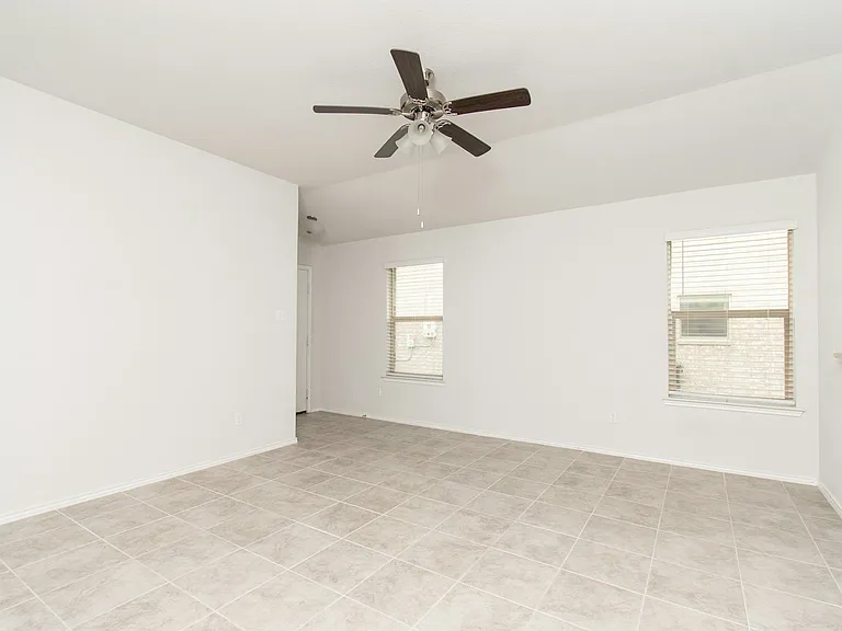 9019 Stonehollow Dr — Photo 5