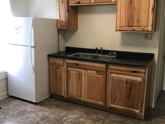 3rd image of 117 E 15th St #1