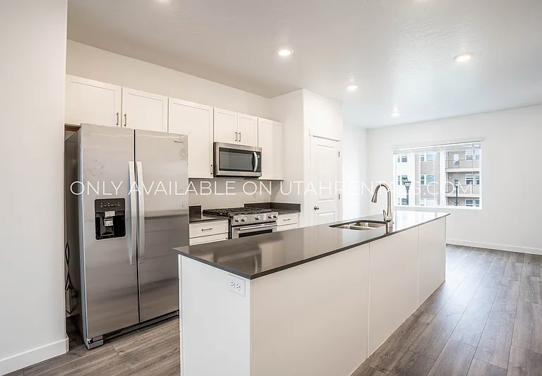 333 S 1110 W — Photo 1