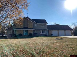 70321 N Long Lake Dr, Saint James, MN 56081