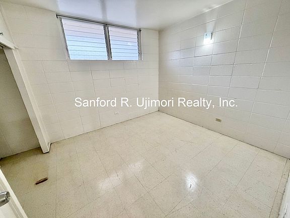 5th image of 1635 Clark St #11